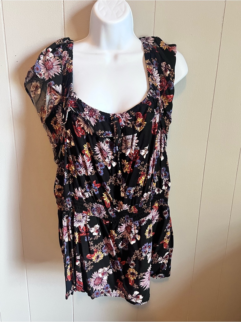 Maurices Black Floral Scoop-Neck Blouse